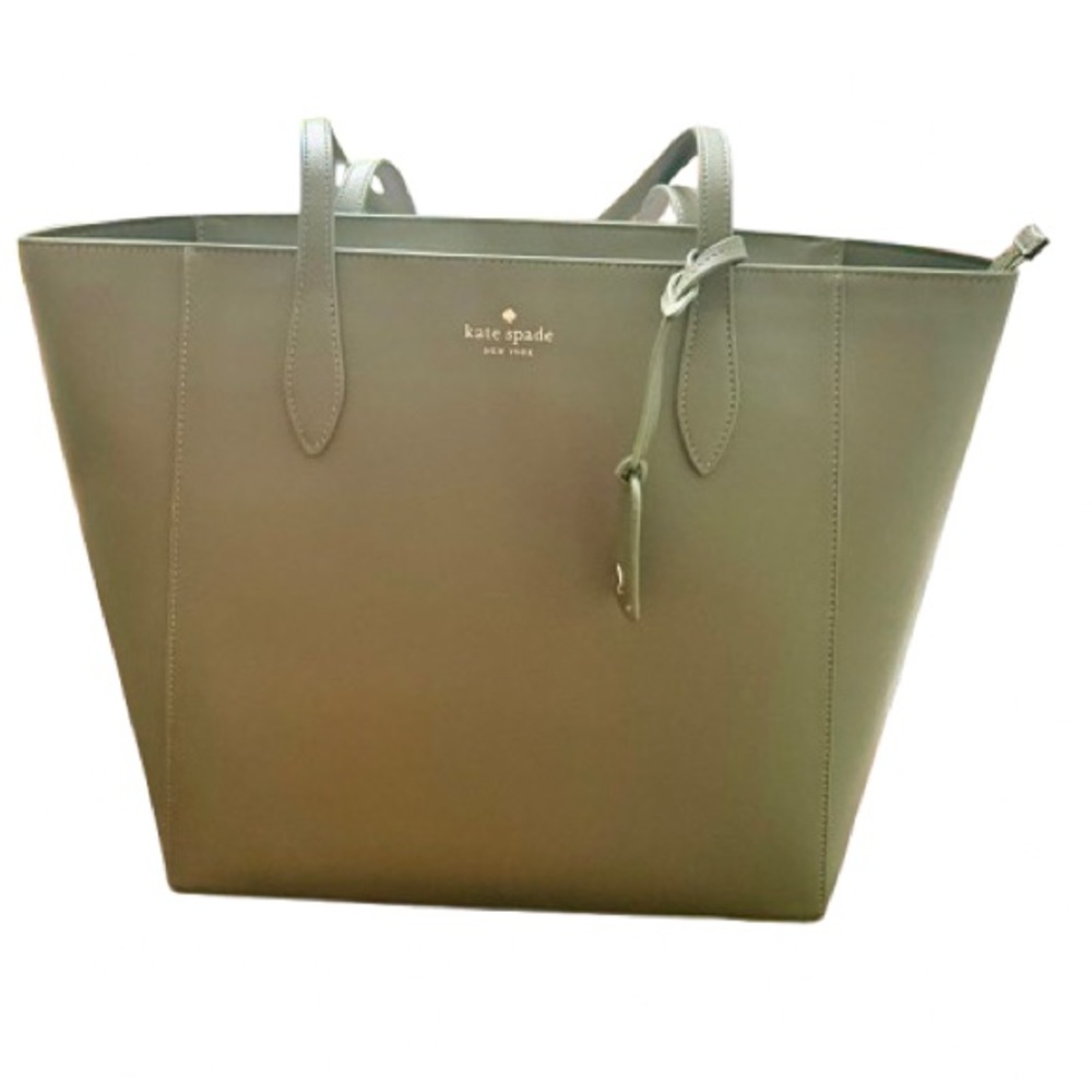 New without tags Kate Spade Green Structured Tote with Elegant